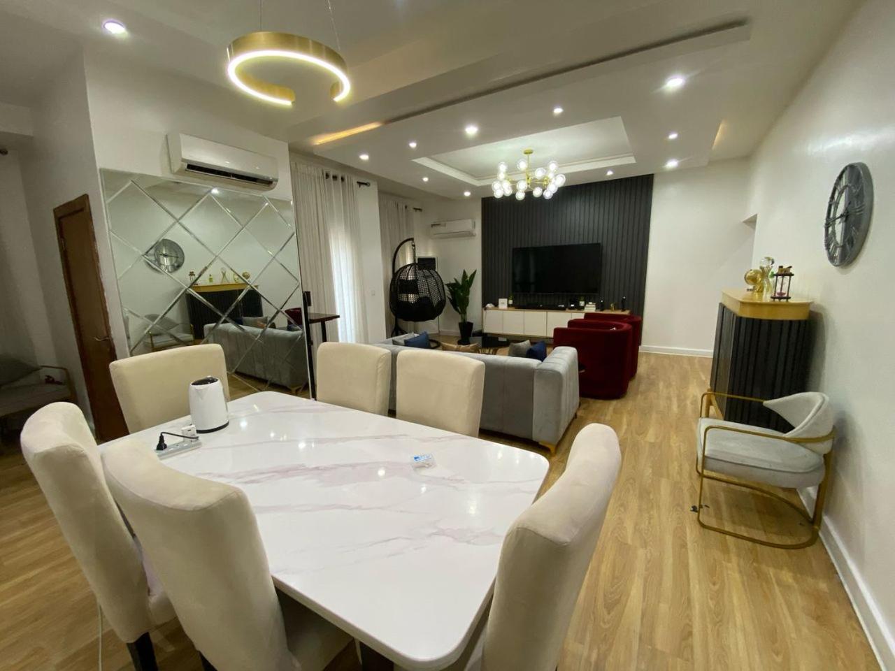 2-Bedroom Furnished Apartment - Lekki ラゴス エクステリア 写真