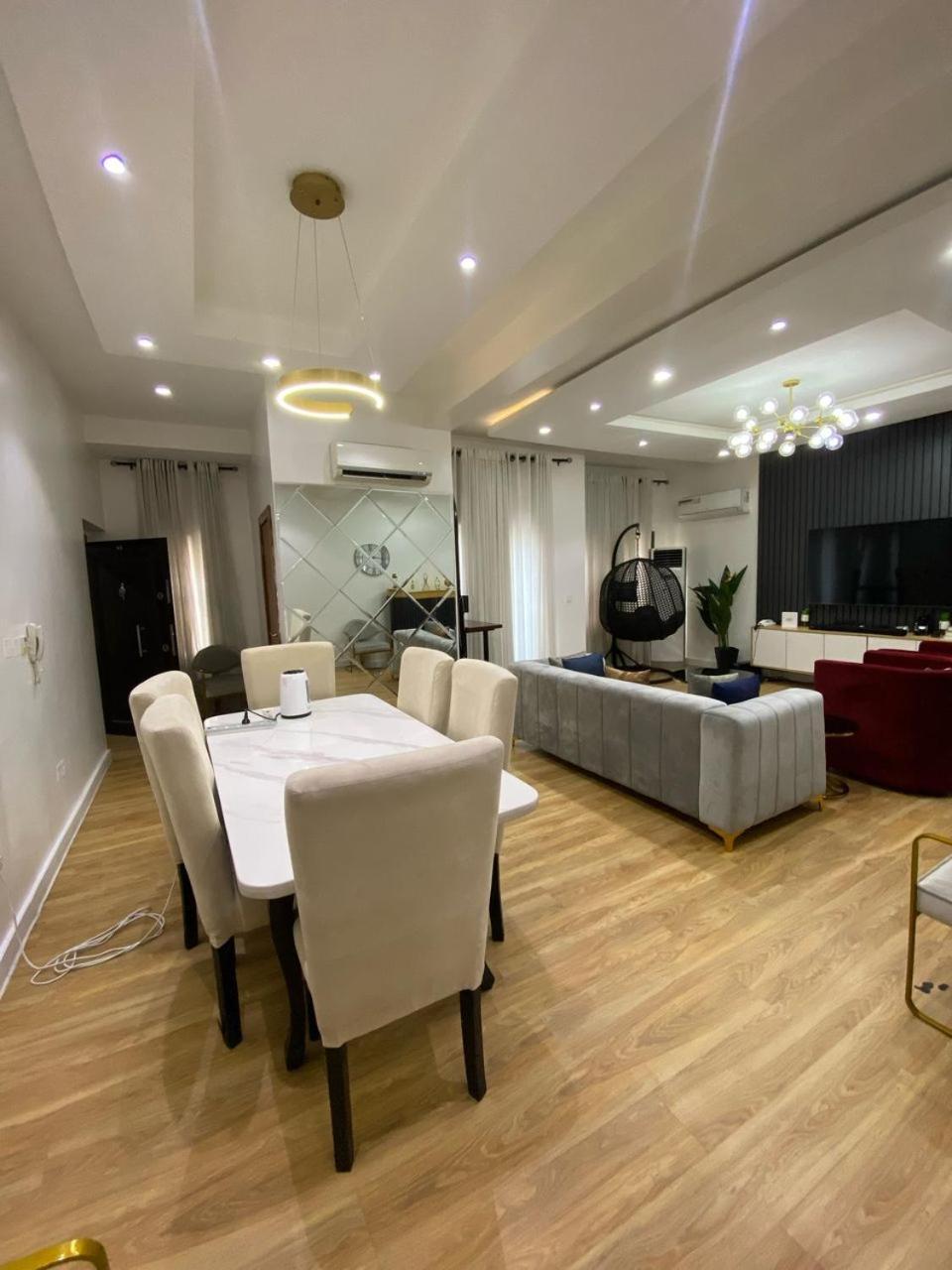 2-Bedroom Furnished Apartment - Lekki ラゴス エクステリア 写真